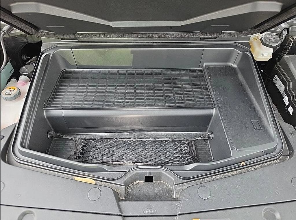 Used 2025 Genesis GV60 RWD image 16