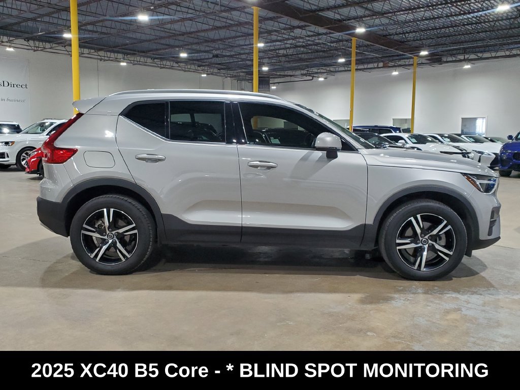 Used 2025 Volvo XC40 B5 Core AWD/4WD image 5