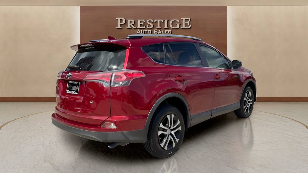 Used 2018 Toyota RAV4 LE FWD image 34