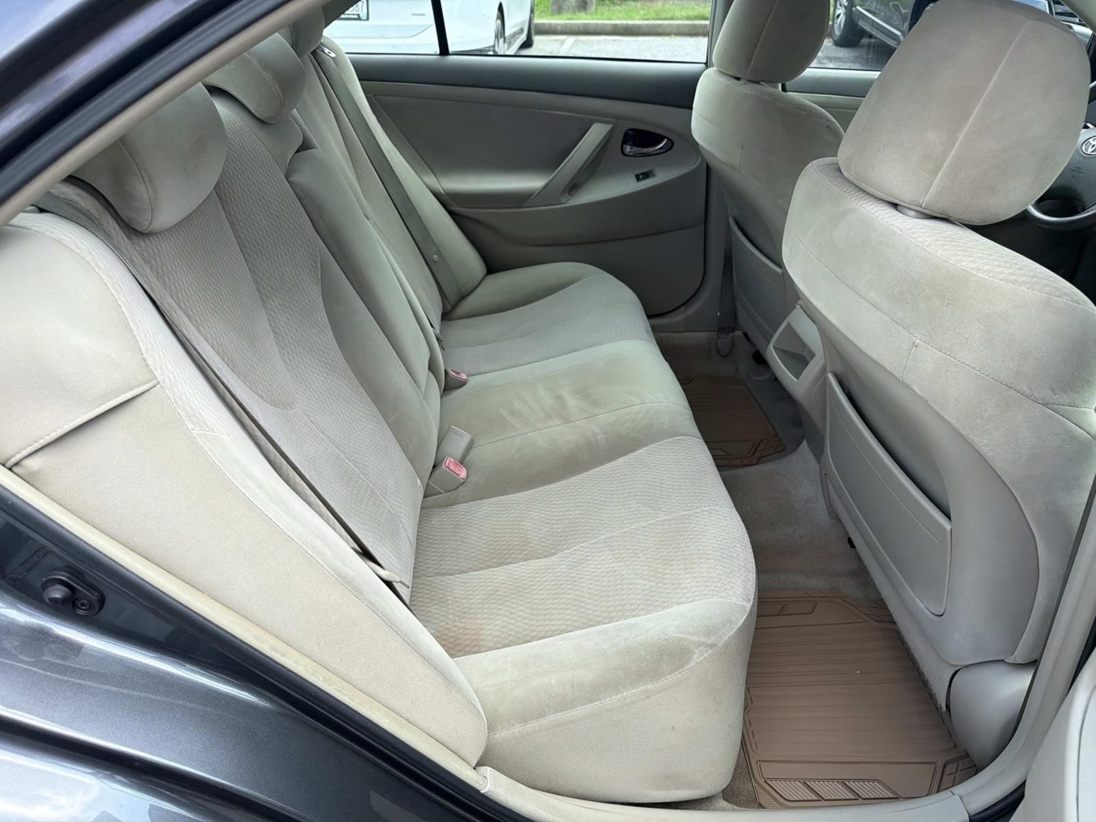 Used 2010 Toyota Camry LE FWD image 15