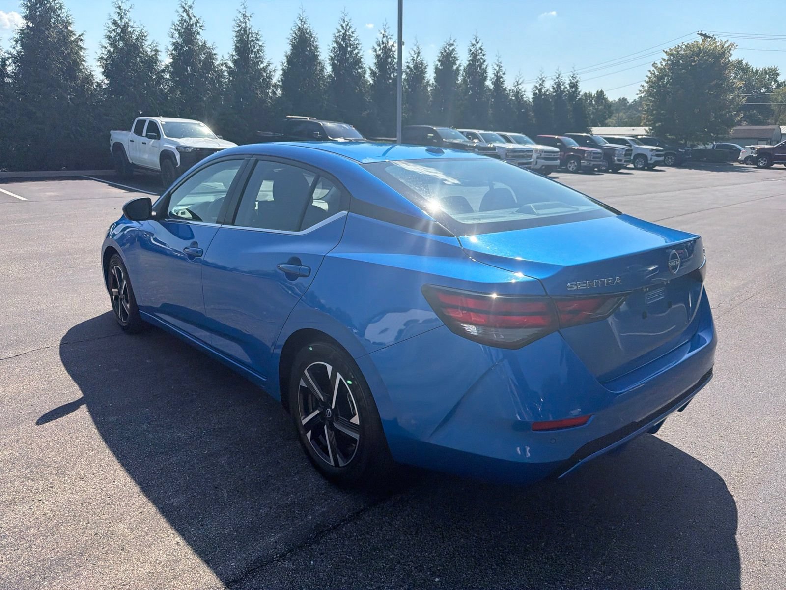 Used 2024 Nissan Sentra SV FWD image 3