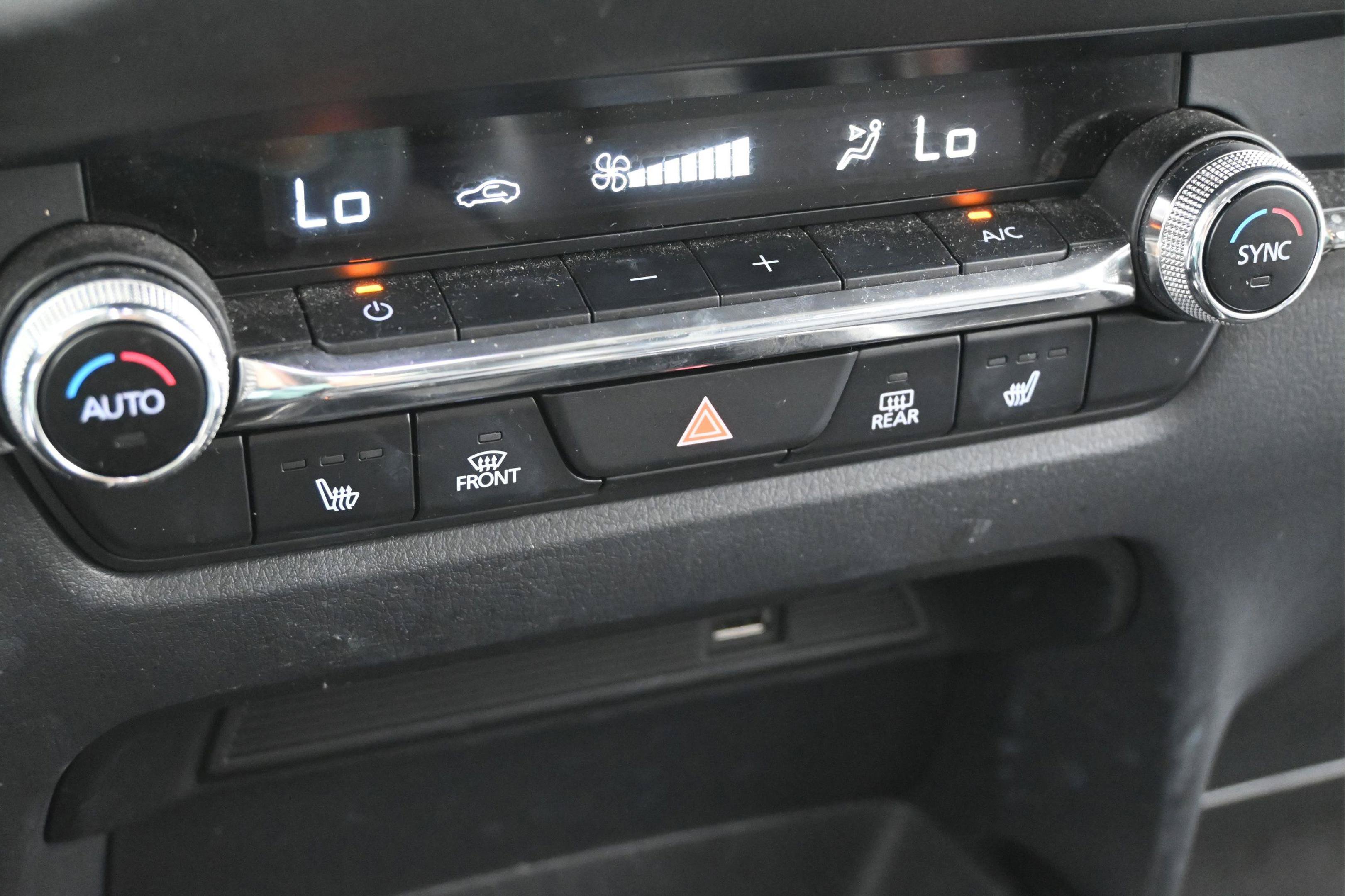 Used 2021 MAZDA CX-30 FWD 2.5 S w/ Premium Package image 19