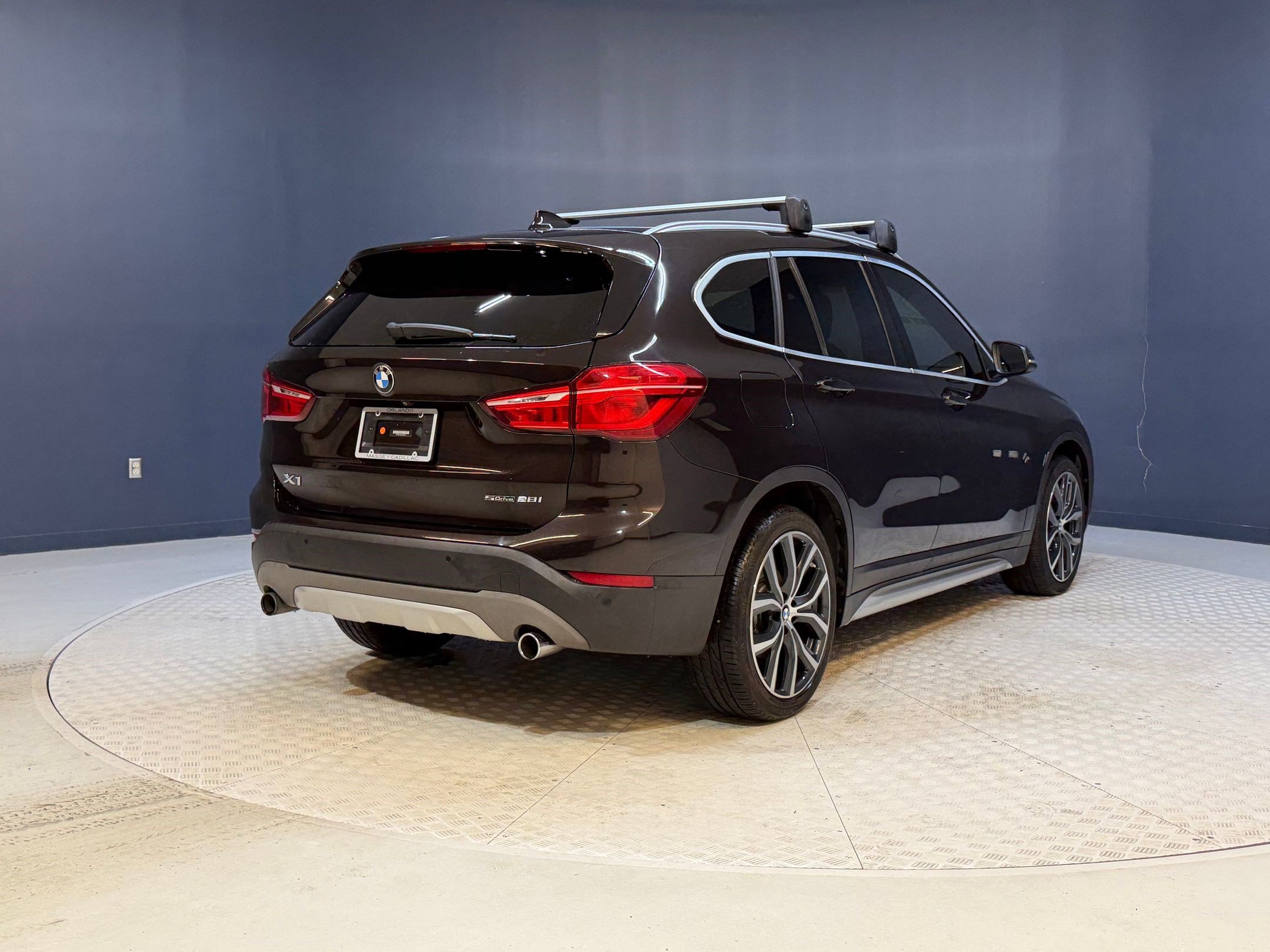 Used 2019 BMW X1 sDrive28i w/ Convenience Package image 9