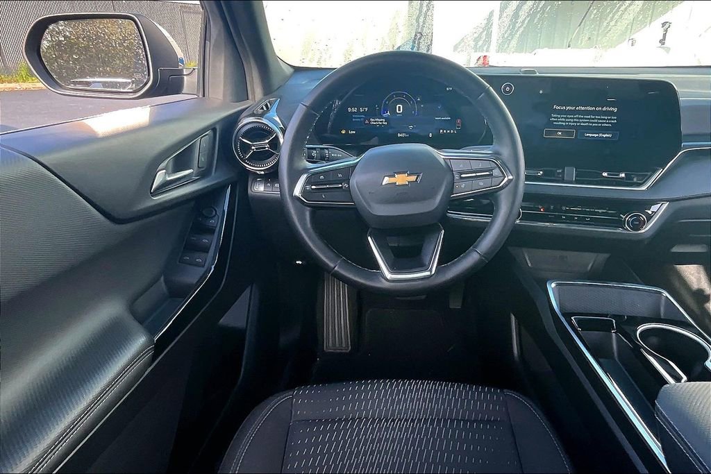 Used 2025 Chevrolet Equinox LT w/ Safety and Technology Package image 8