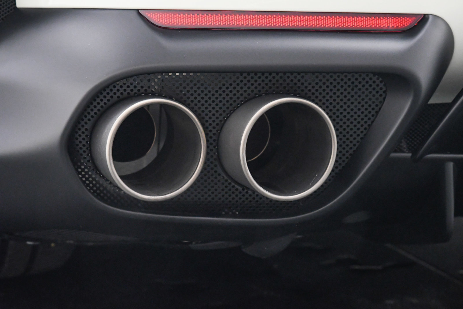 Used 2022 Ferrari 812 GTS RWD image 44