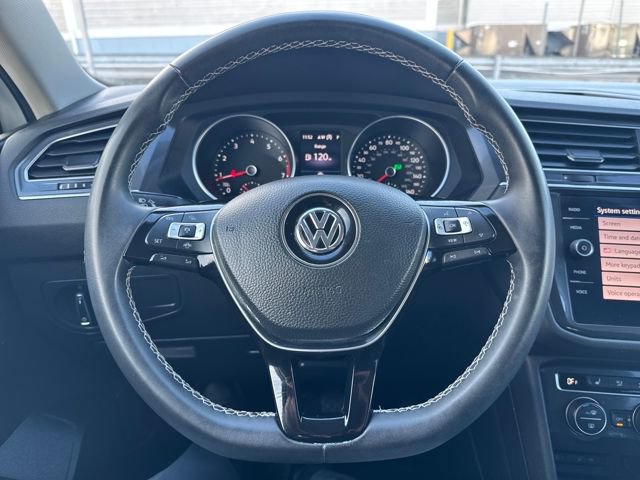 Certified 2021 Volkswagen Tiguan SE w/ Panoramic Sunroof Package image 18