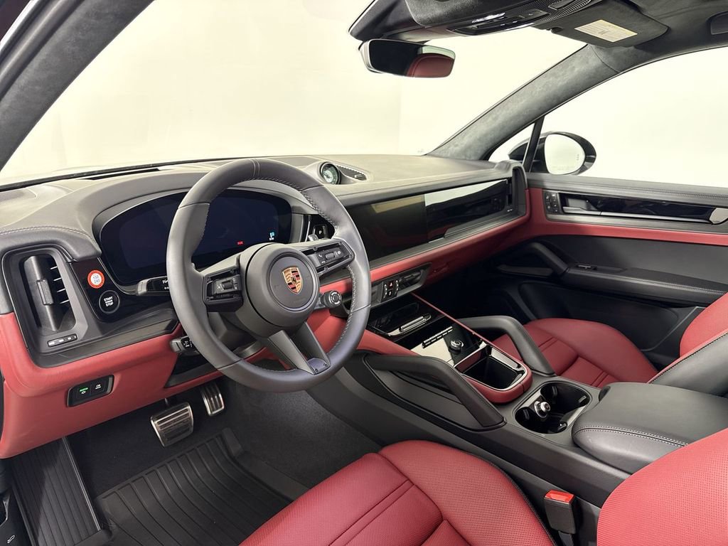New 2026 Porsche Cayenne GTS image 4