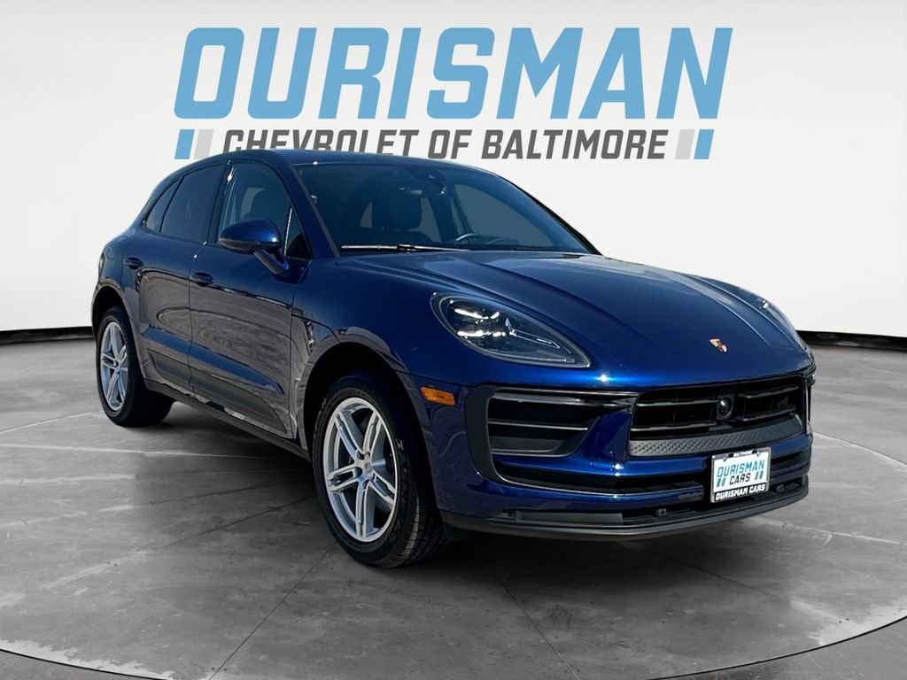 Used 2024 Porsche Macan image 1