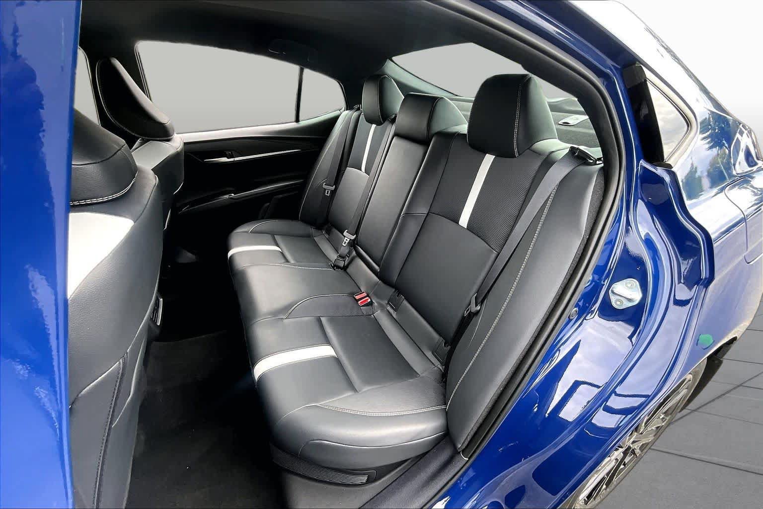 Used 2025 Toyota Camry SE AWD/4WD image 17