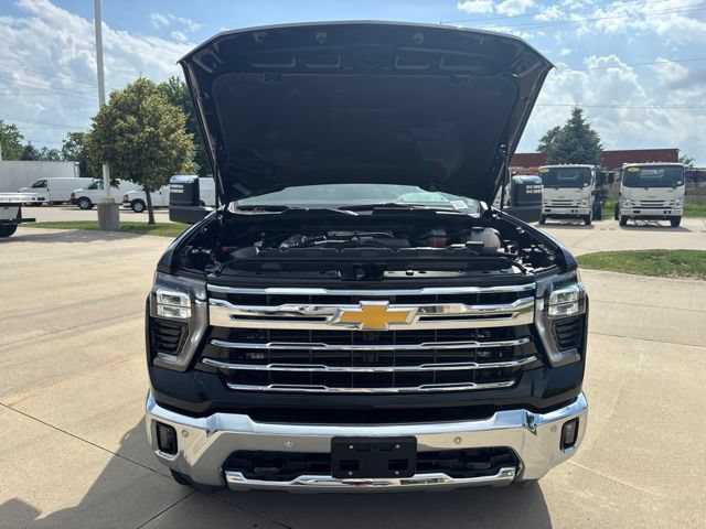 New 2026 Chevrolet Silverado 2500 LTZ w/ LTZ Convenience Package AWD/4WD image 36