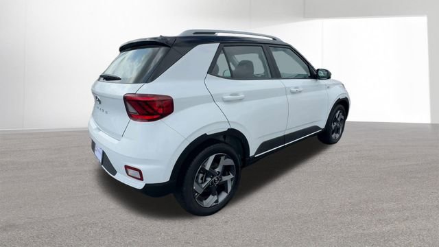 New 2026 Hyundai Venue SEL FWD image 9