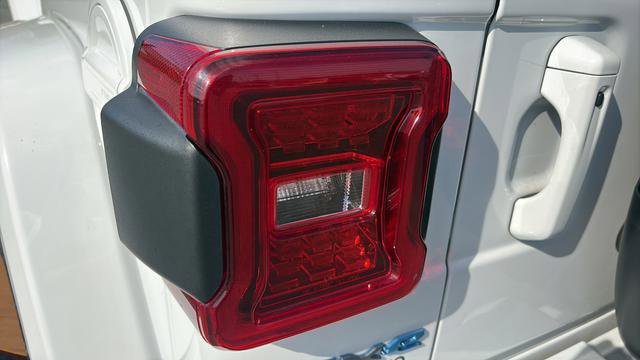 Used 2024 Jeep Wrangler High Altitude AWD/4WD image 28