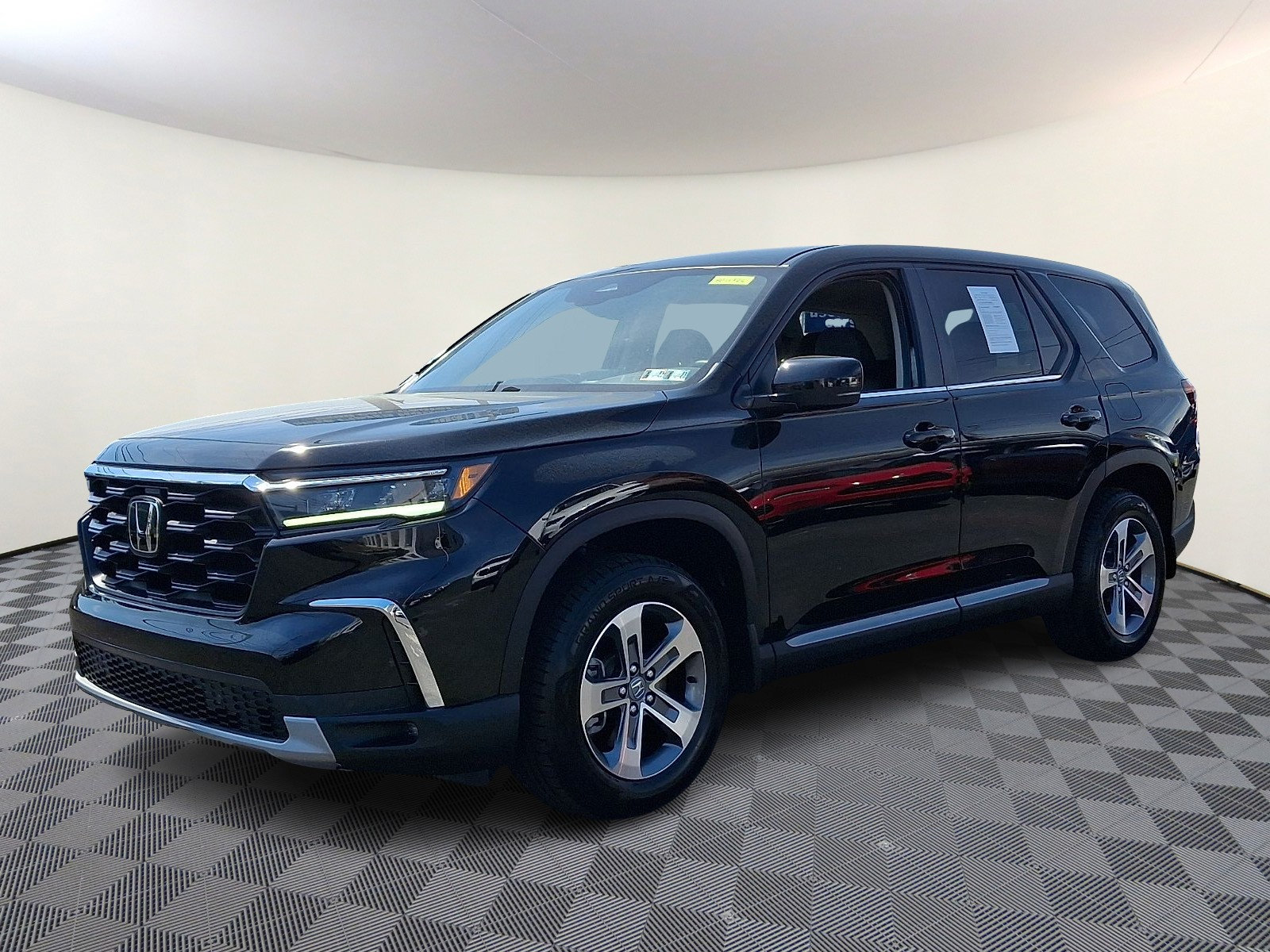 Used 2025 Honda Pilot EX-L image 3