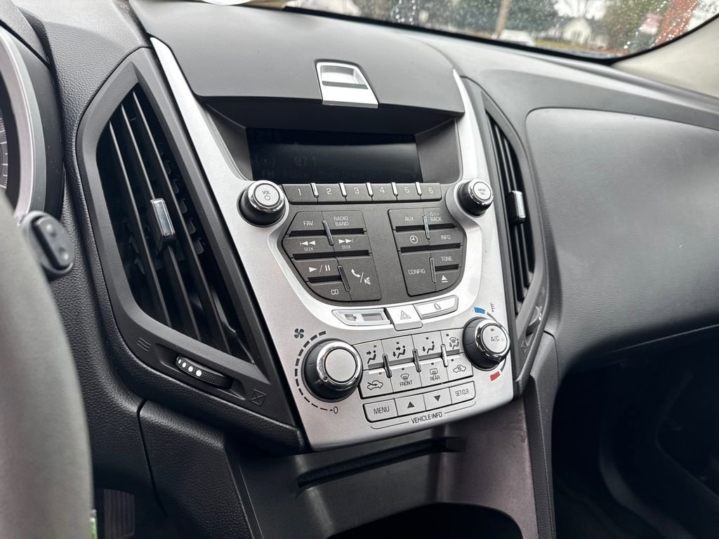 Used 2015 Chevrolet Equinox LS image 27