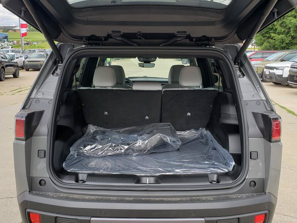 New 2026 Jeep Cherokee Limited AWD/4WD image 9