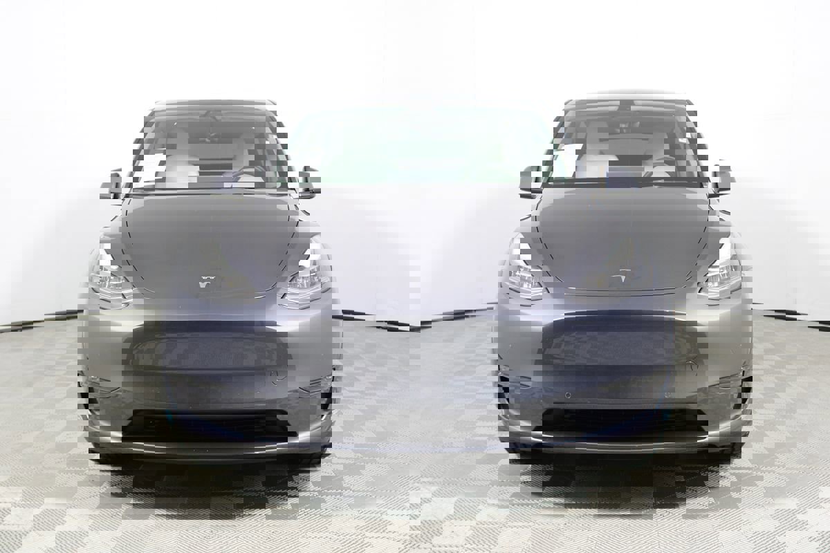 Used 2022 Tesla Model Y Long Range image 26