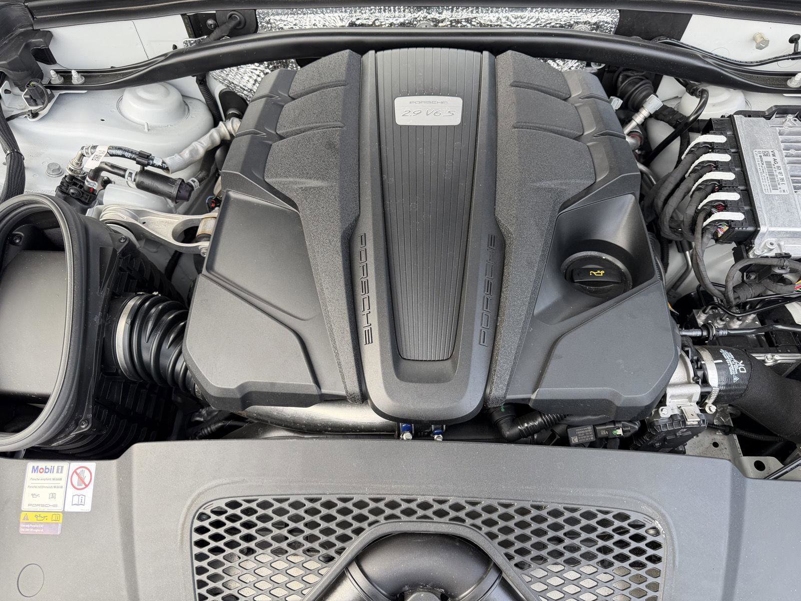 Used 2023 Porsche Macan S image 26