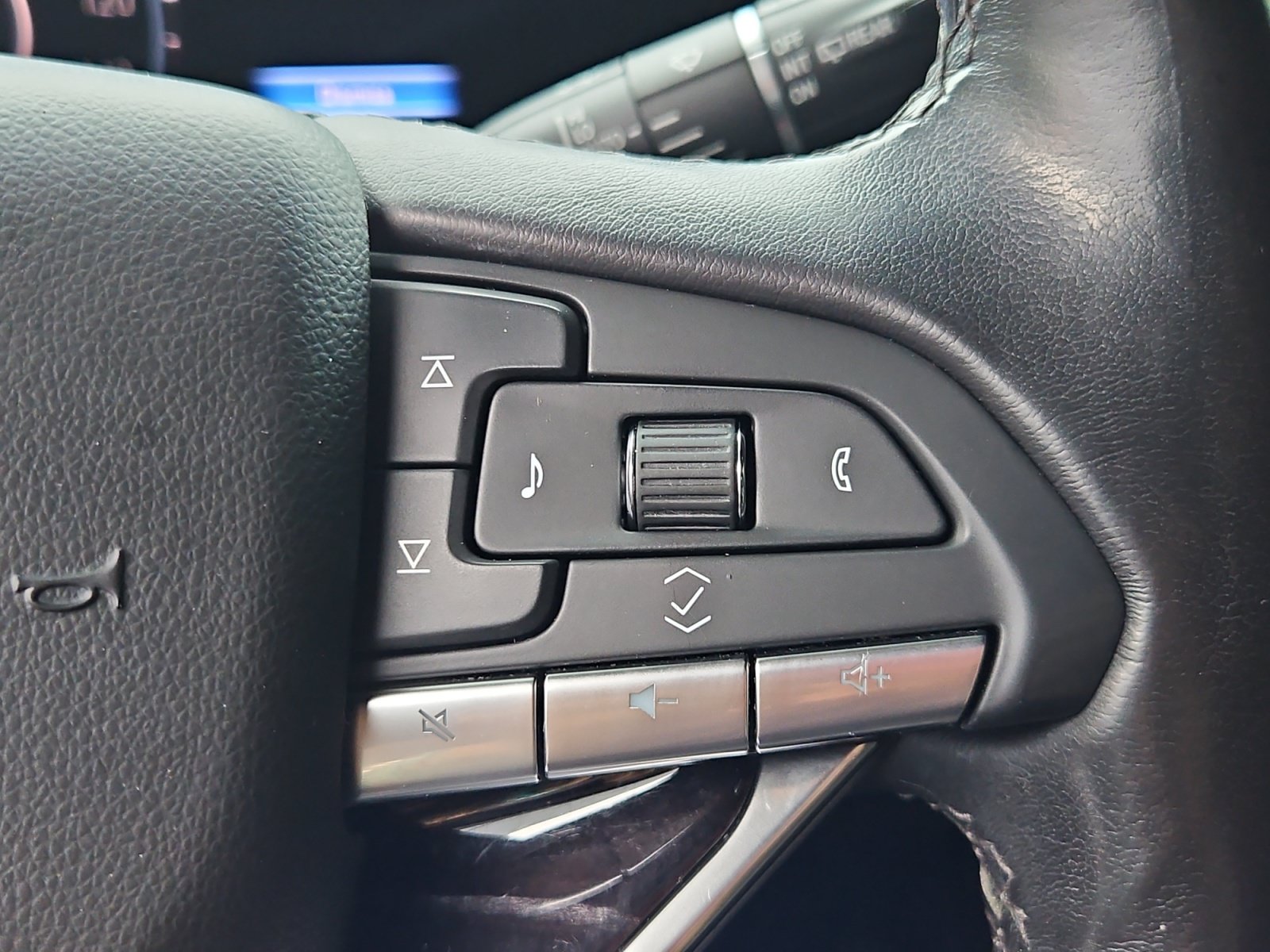 Used 2021 Cadillac Escalade Sport w/ Driver Assist Tech Package AWD/4WD image 32