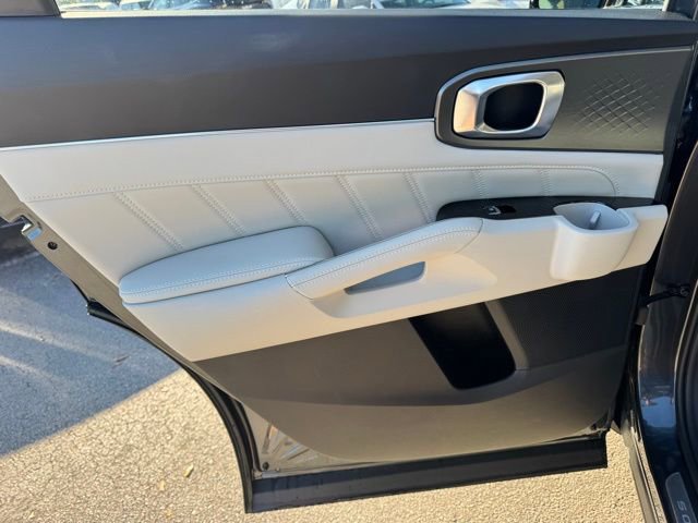 Certified 2023 Kia Sorento SX image 10