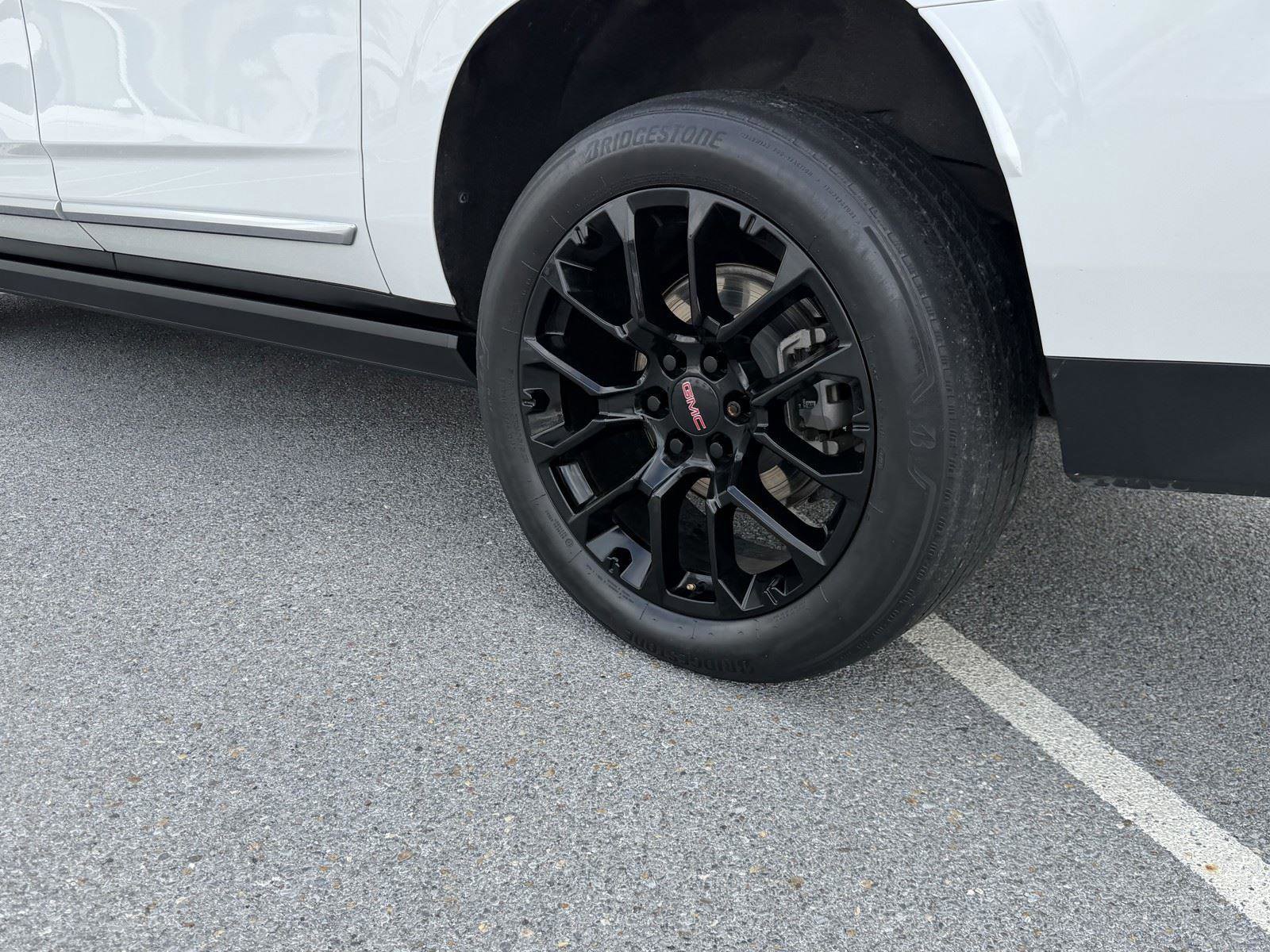Used 2022 GMC Yukon XL Denali AWD/4WD image 13