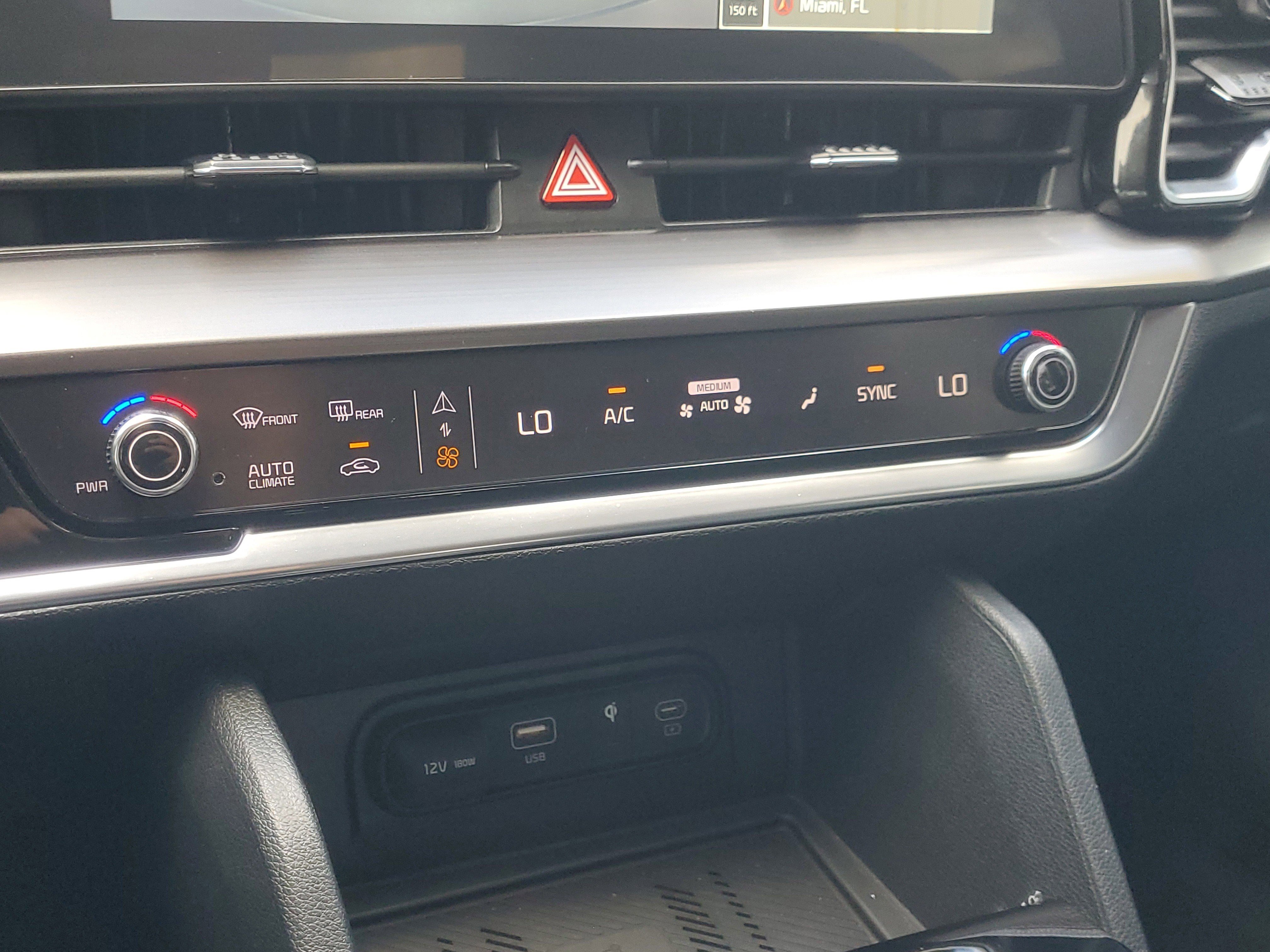 Used 2024 Kia Sportage EX image 28