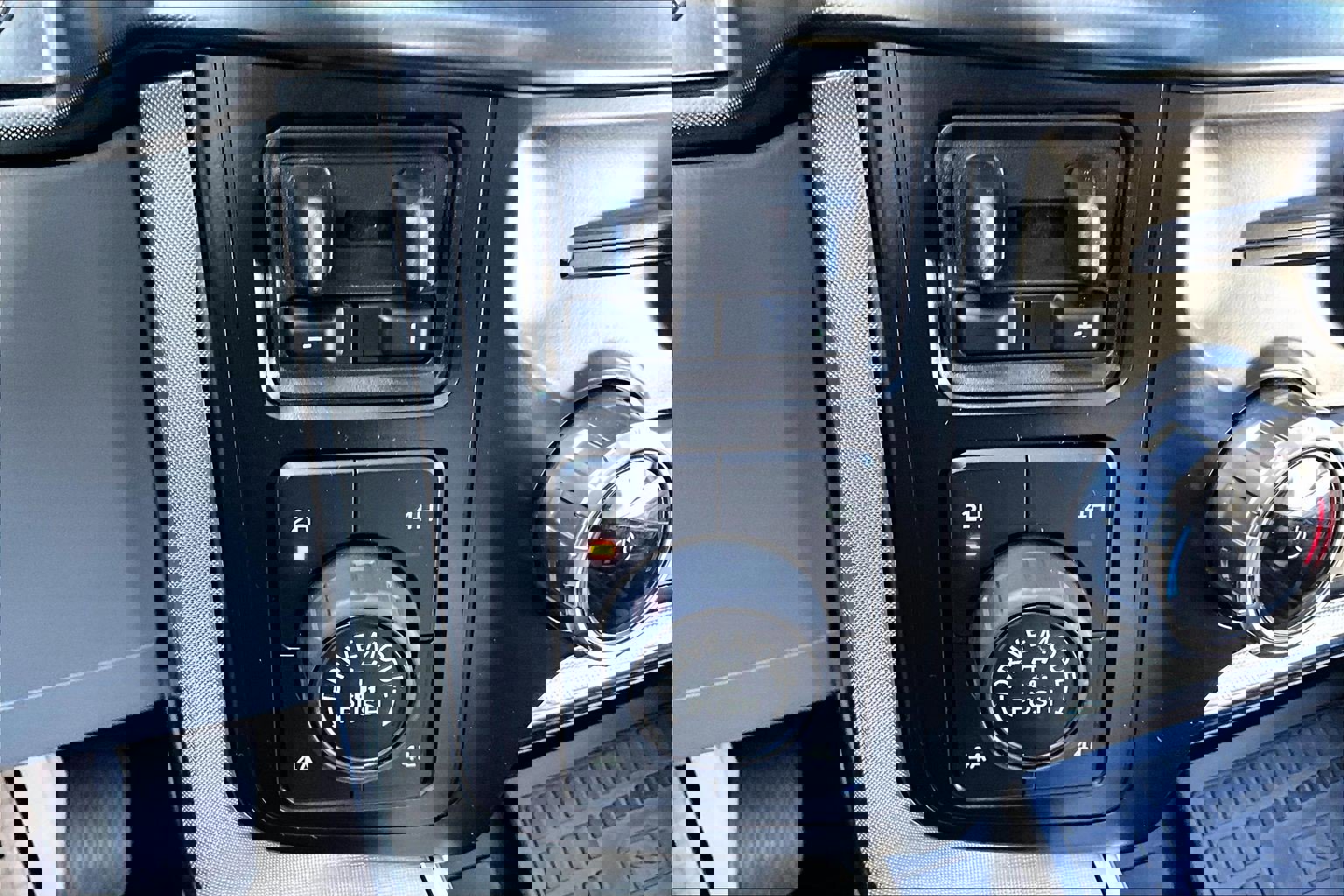 Used 2022 Ford F150 Limited image 28