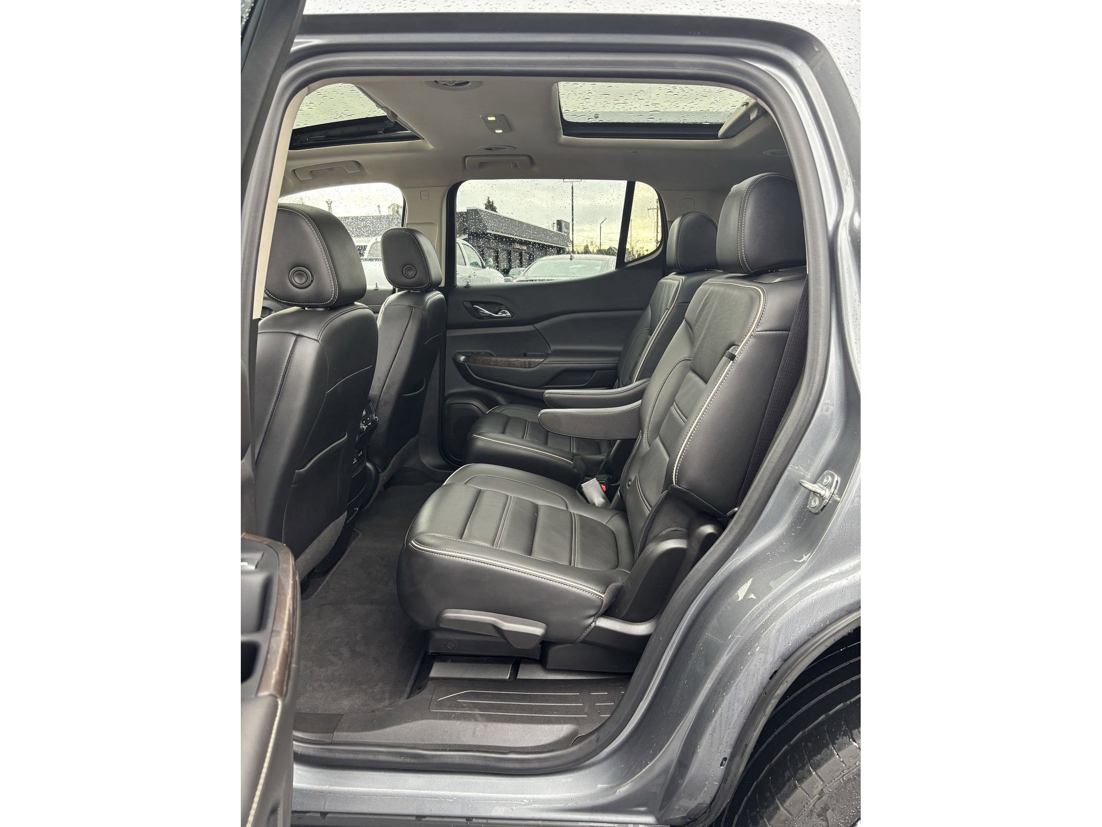 Used 2022 GMC Acadia Denali image 18