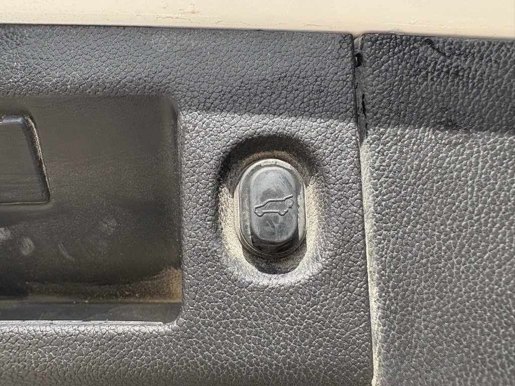 Used 2020 GMC Yukon XL Denali image 41