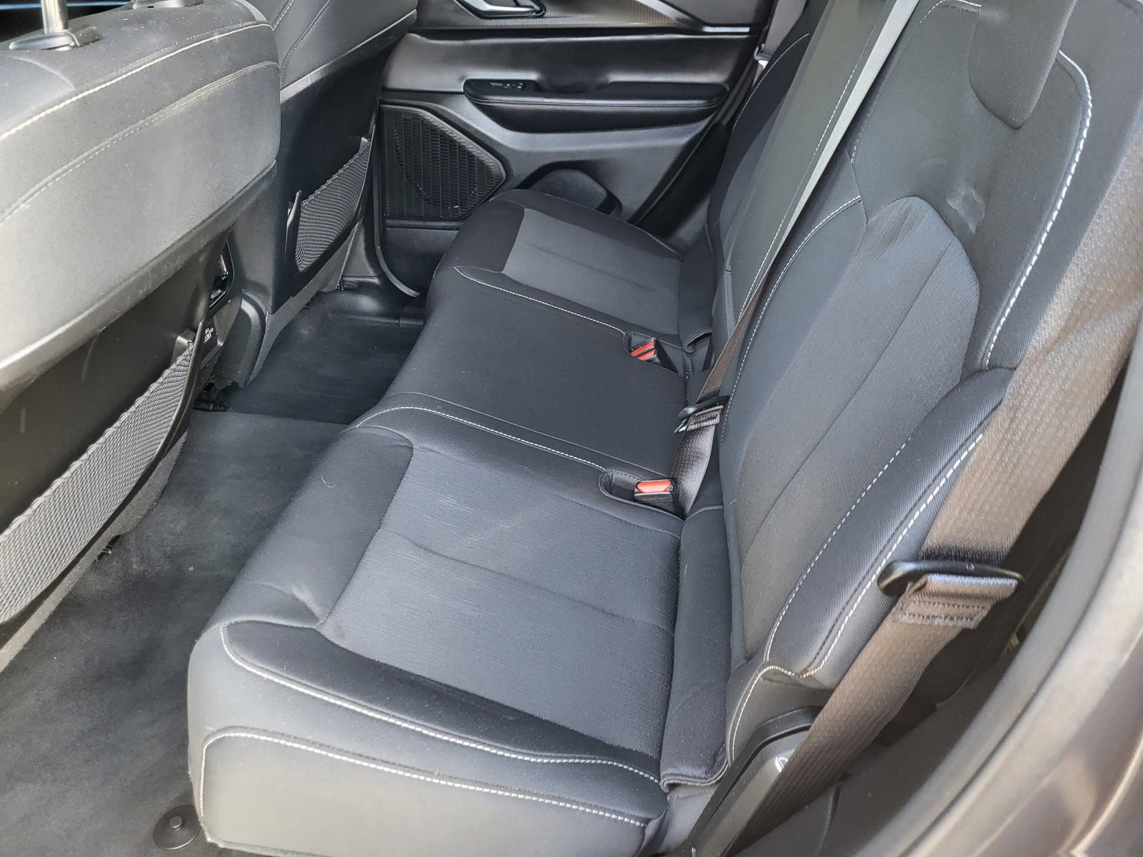 Used 2024 Jeep Grand Cherokee Laredo X w/ Luxury Tech Group I image 17