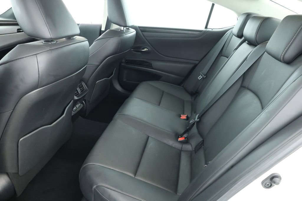 Used 2024 Lexus ES 350 w/ Premium Package image 17