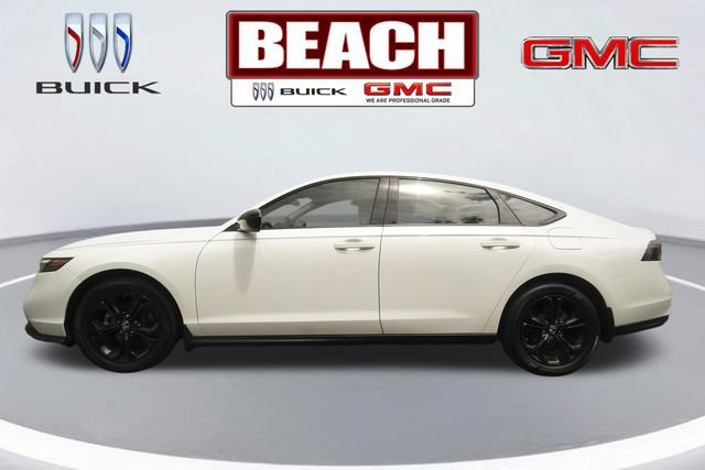 Used 2025 Honda Accord SE image 6