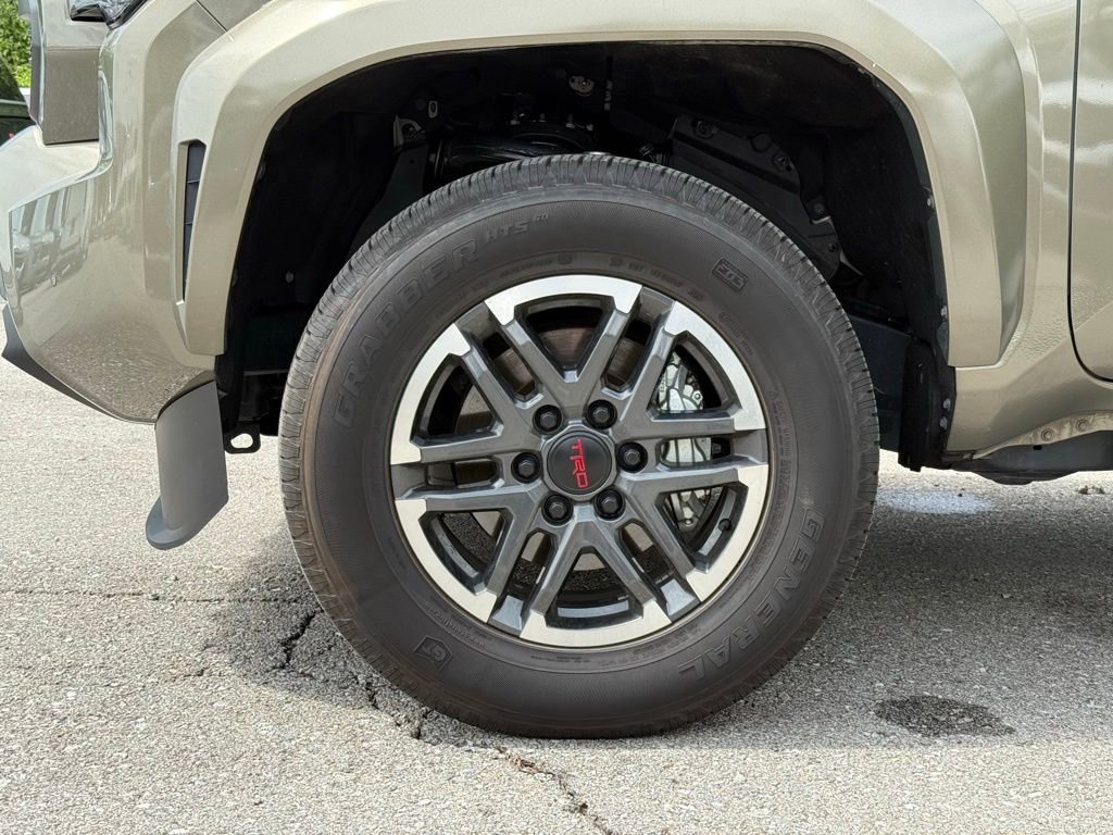 Used 2025 Toyota Tacoma TRD Sport w/ TRD Sport Premium Package AWD/4WD image 5