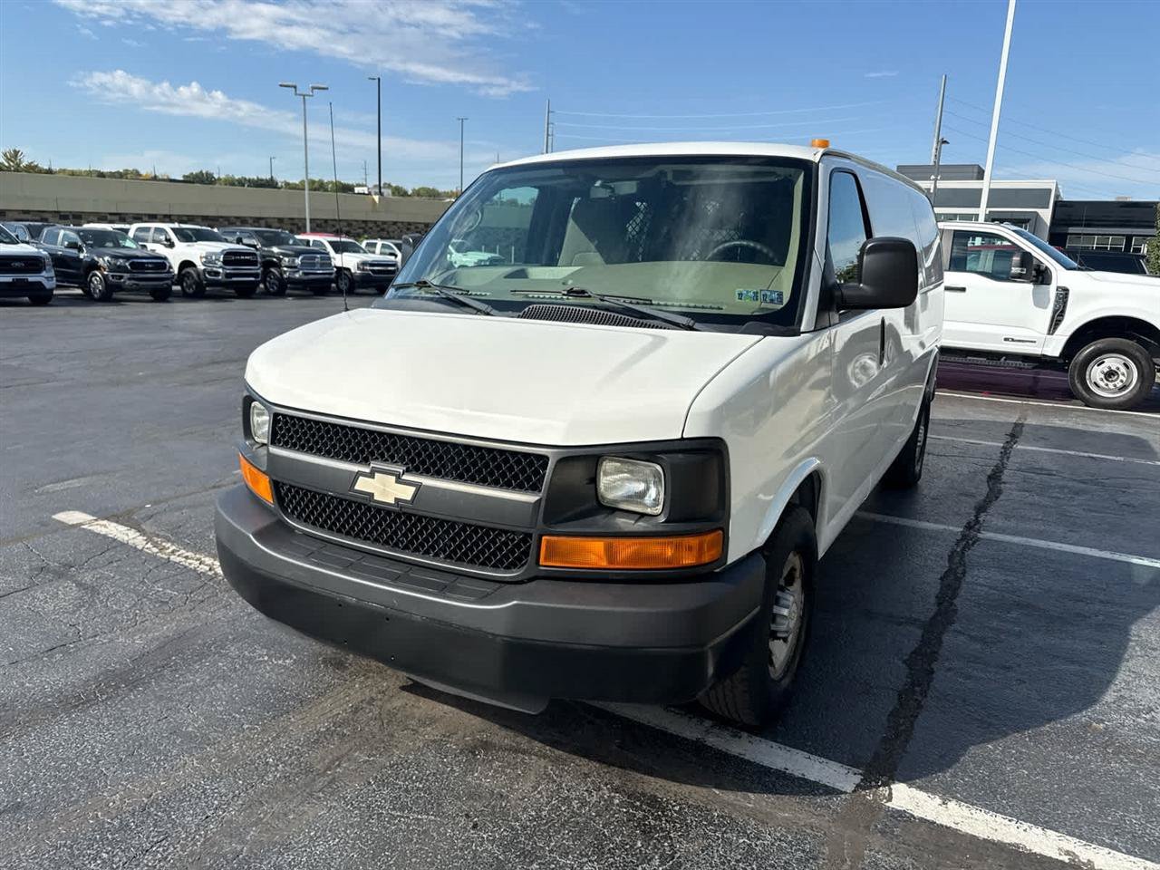 Used 2011 Chevrolet Express 2500 RWD image 4