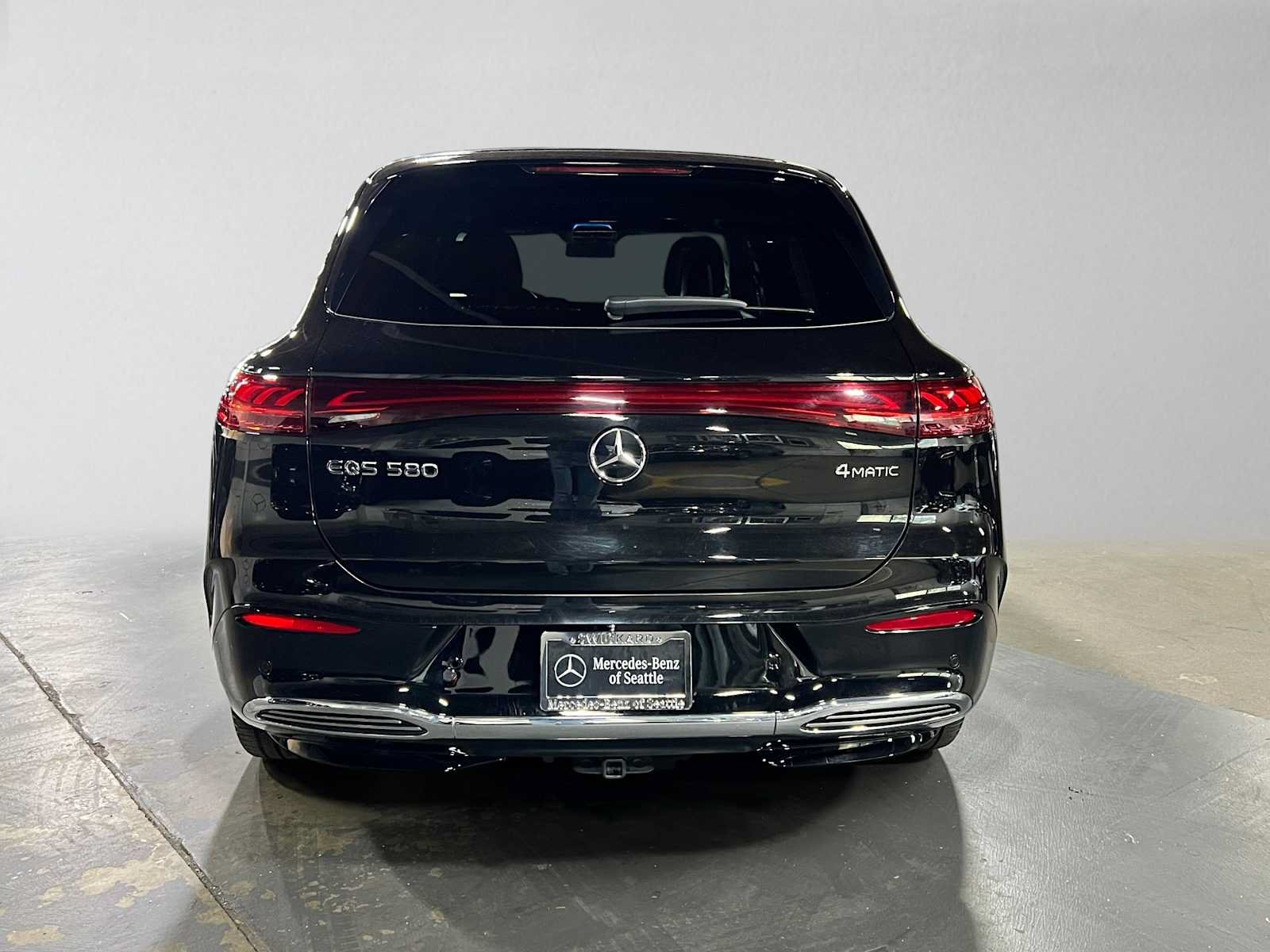 Used 2023 Mercedes-Benz EQS 580 4MATIC SUV image 4