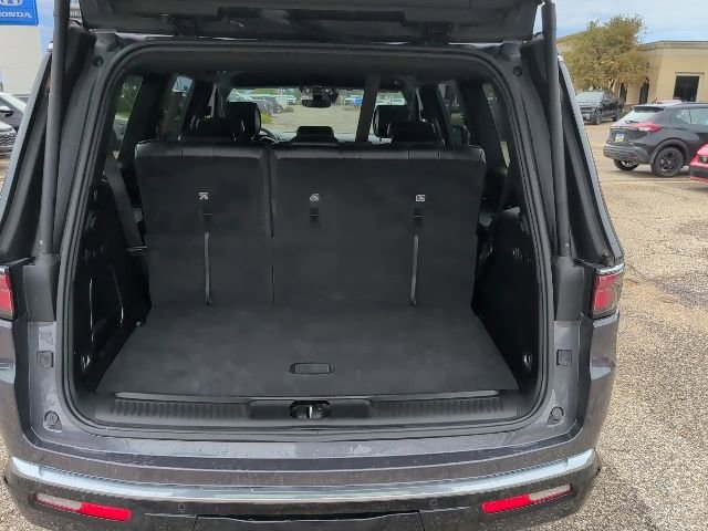 Used 2024 Jeep Wagoneer Series II w/ Flexible Seating Group image 22