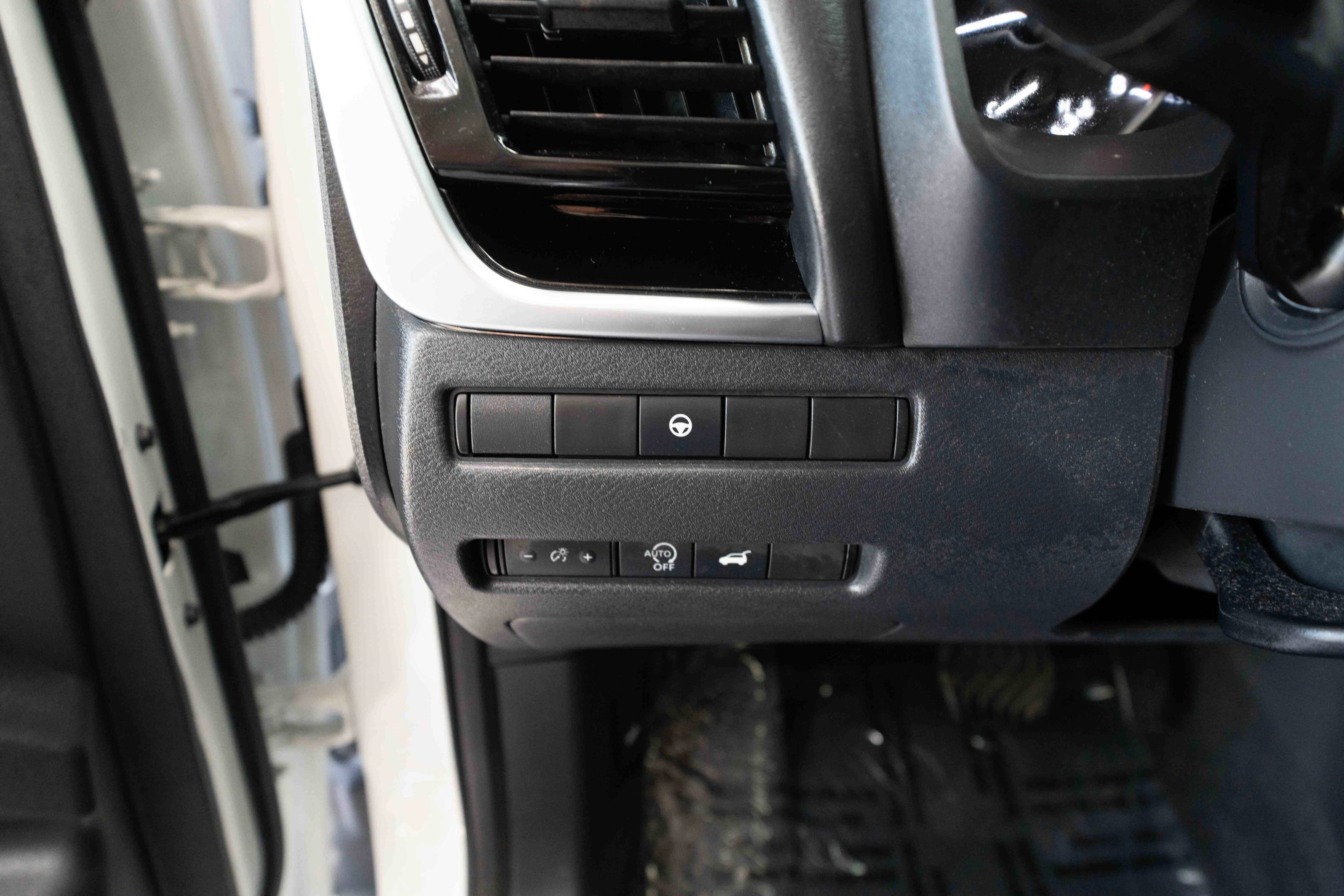 Used 2023 Nissan Rogue SL w/ SL Premium Package AWD/4WD image 11