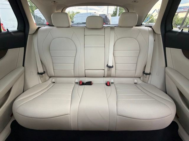 Used 2020 Mercedes-Benz GLC 300 4MATIC image 16