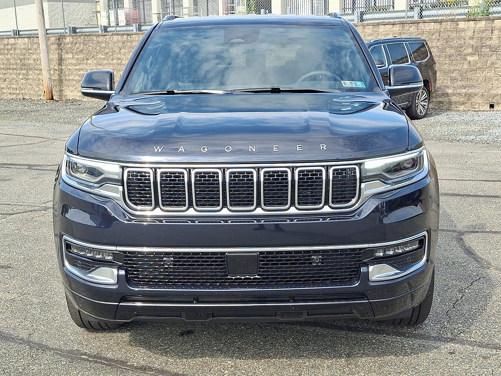 Used 2025 Jeep Wagoneer L 4WD image 2