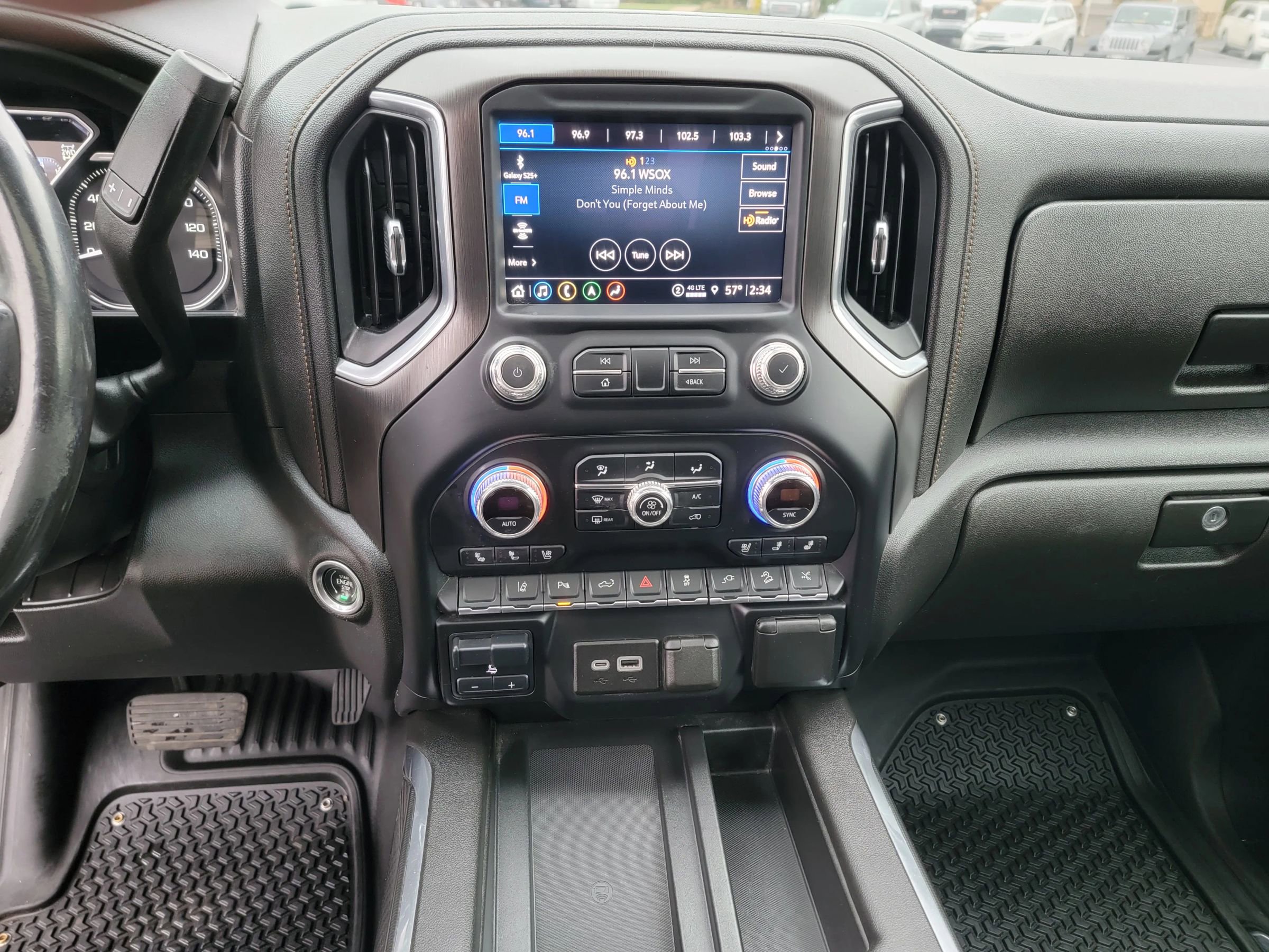 Used 2021 GMC Sierra 2500 AT4 w/ AT4 Premium Plus Package image 16