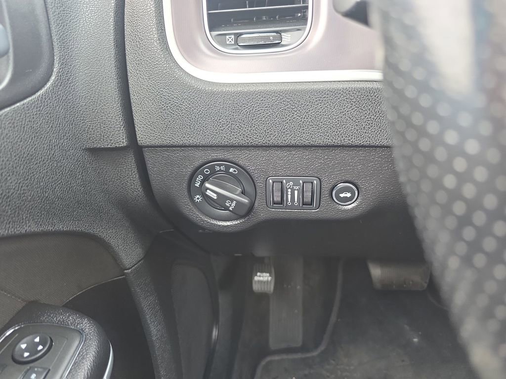 Used 2021 Dodge Charger SXT w/ Driver Convenience Group image 16