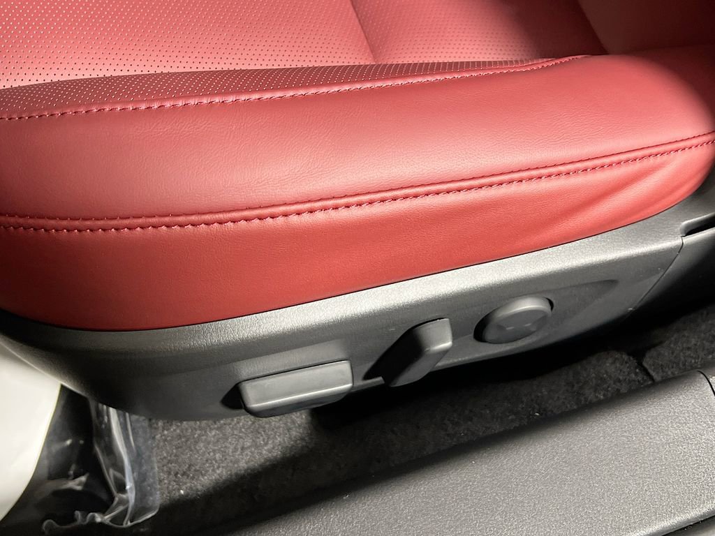 New 2026 MAZDA MAZDA3 Hatchback w/Premium Plus Pkg image 15