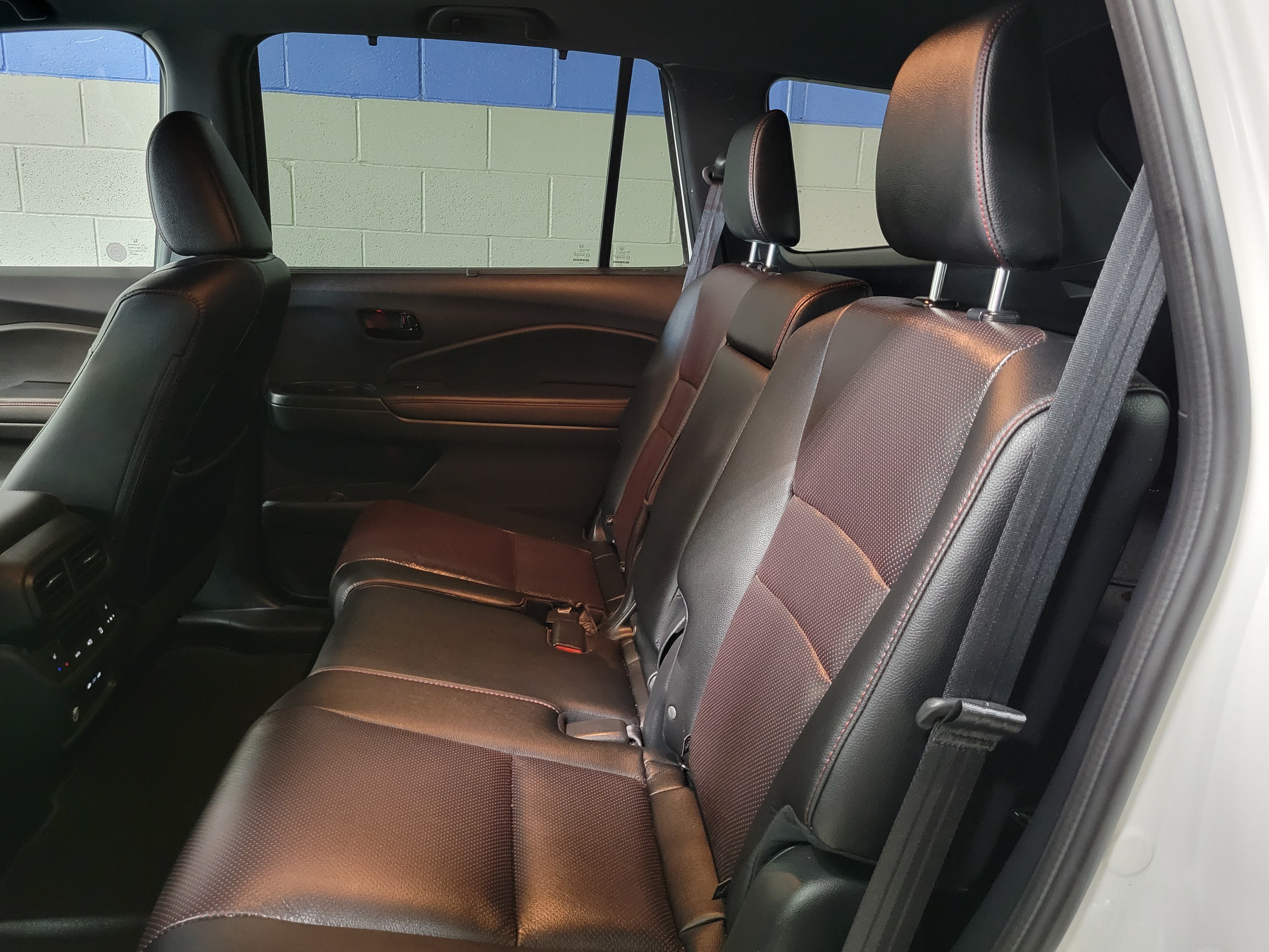 Certified 2025 Honda Passport Black Edition image 18