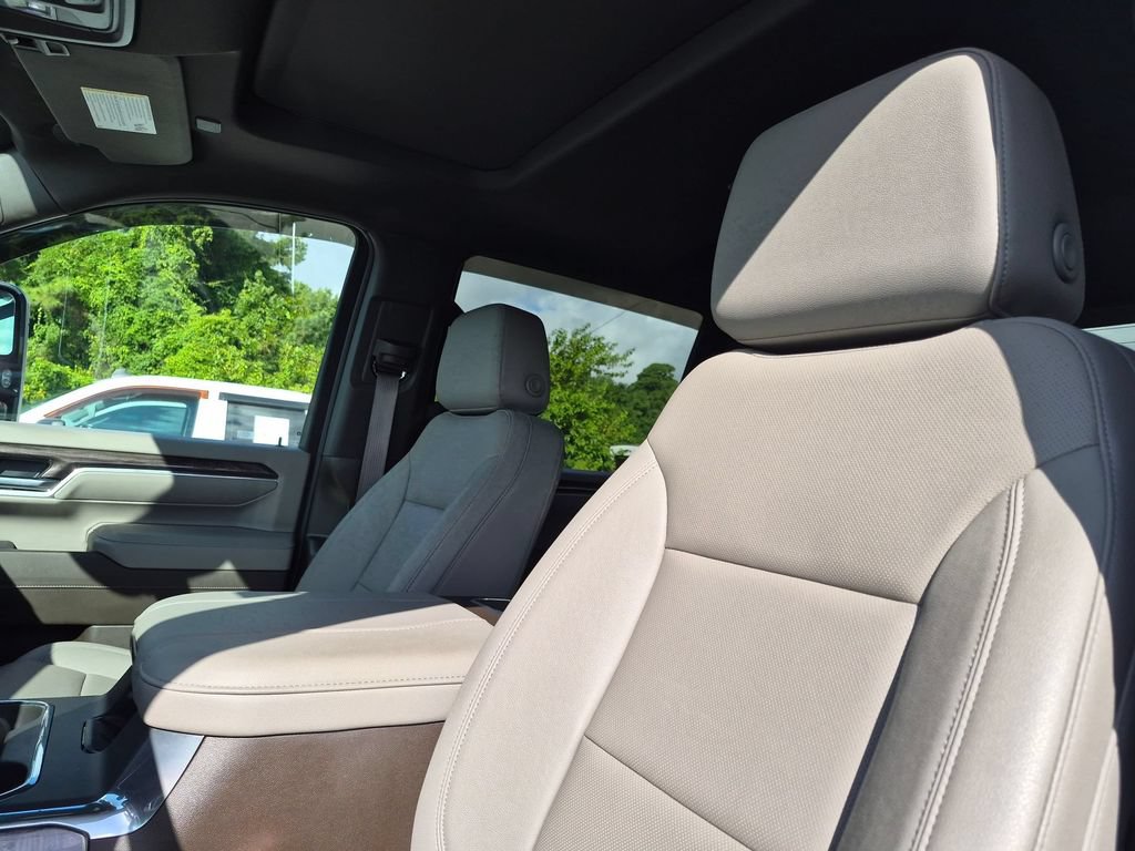 Used 2025 Chevrolet Silverado 2500 LTZ w/ LTZ Convenience Package AWD/4WD image 10