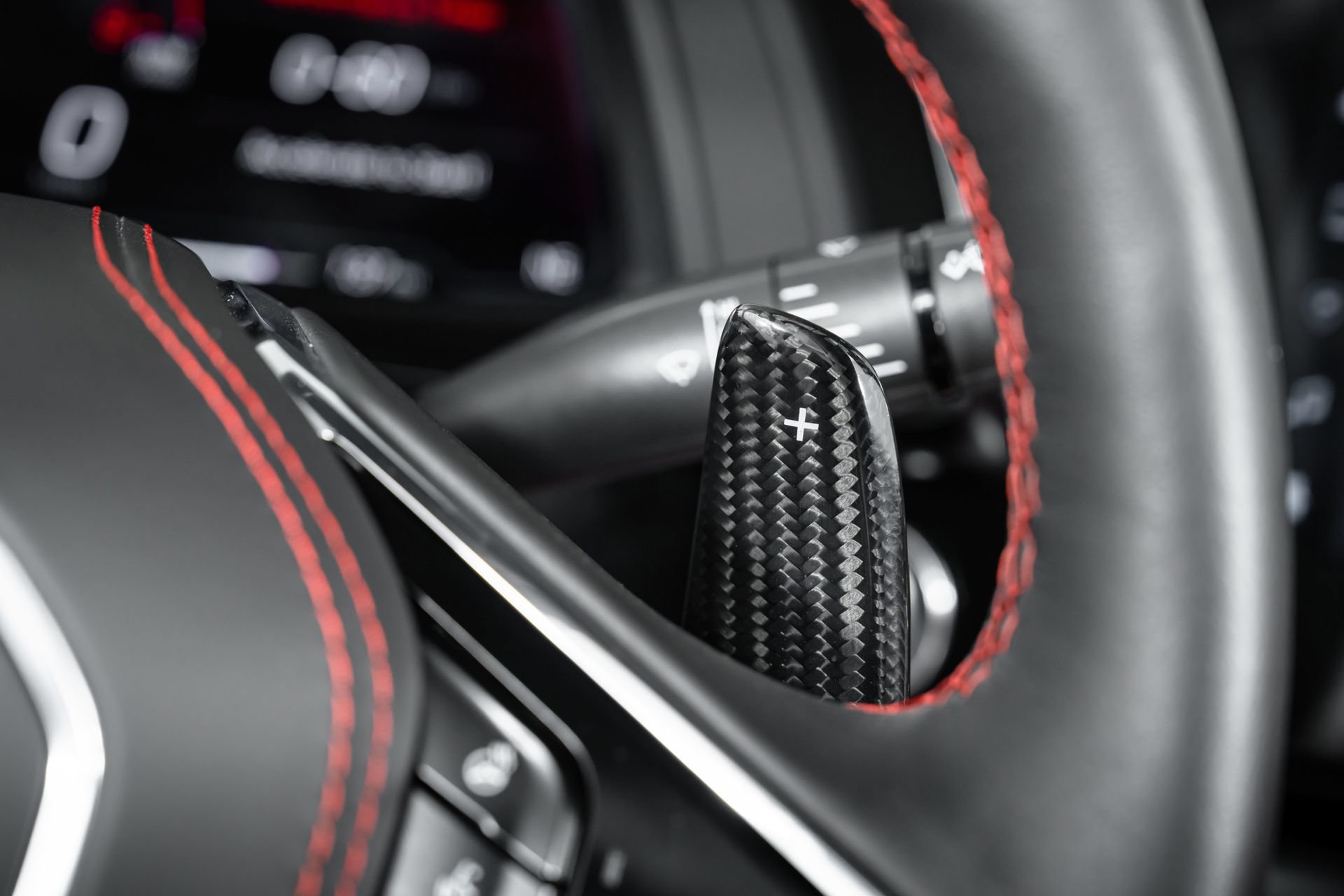 Used 2024 Chevrolet Corvette Z06 RWD image 32
