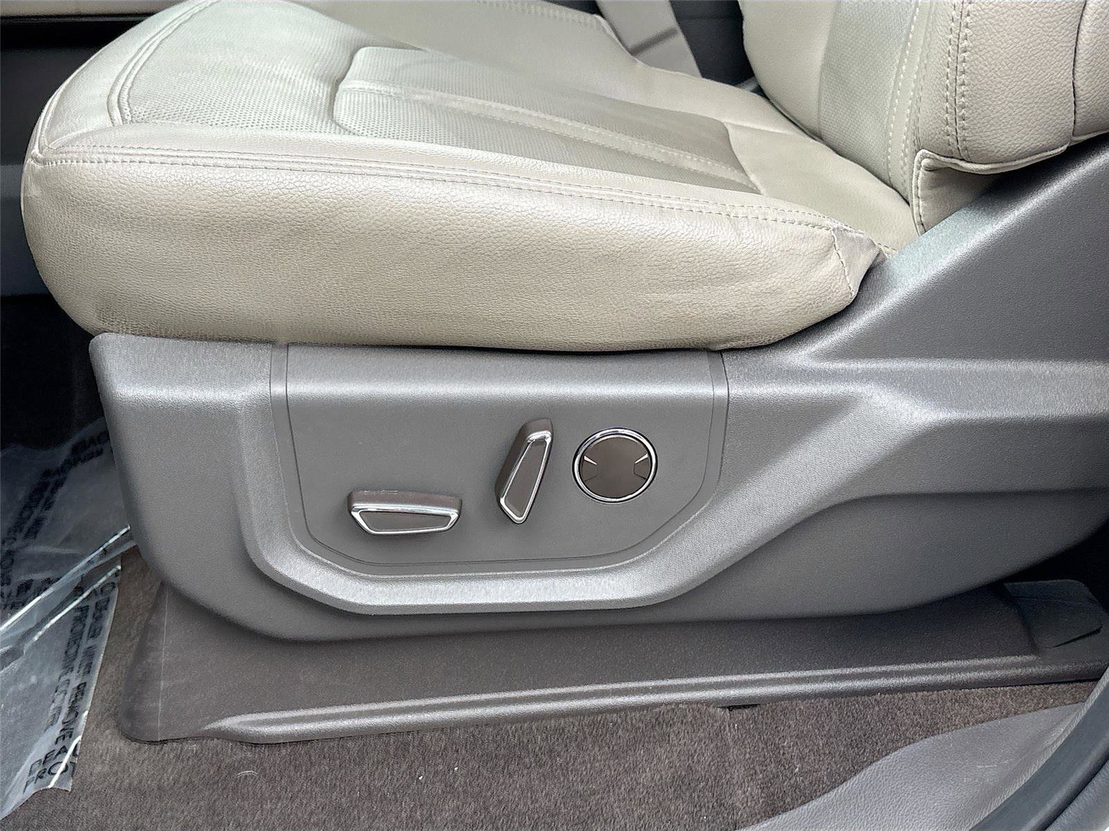 Used 2021 Ford Expedition Limited image 21