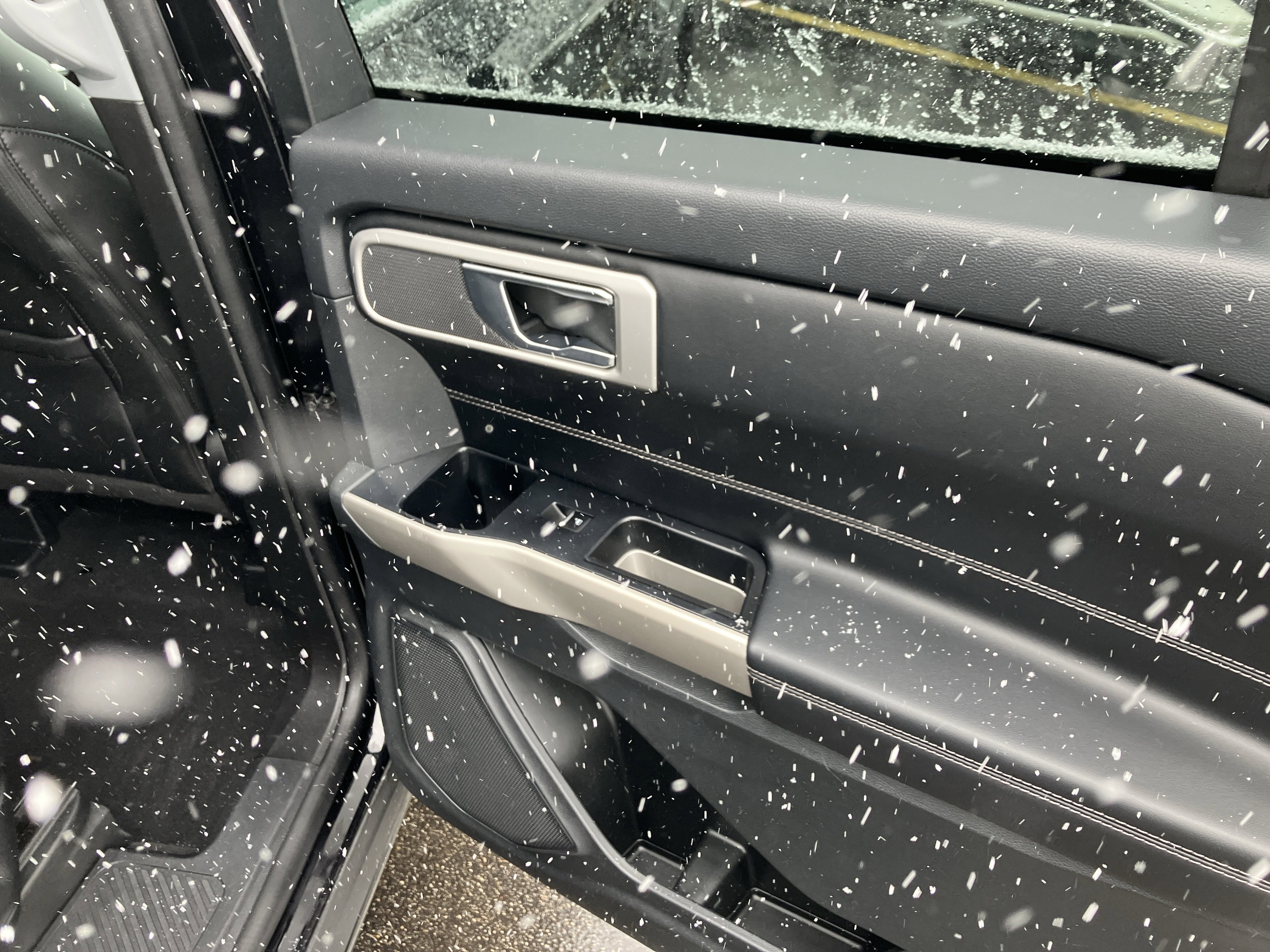 Certified 2022 Ford Explorer XLT w/ Equipment Group 202A image 12