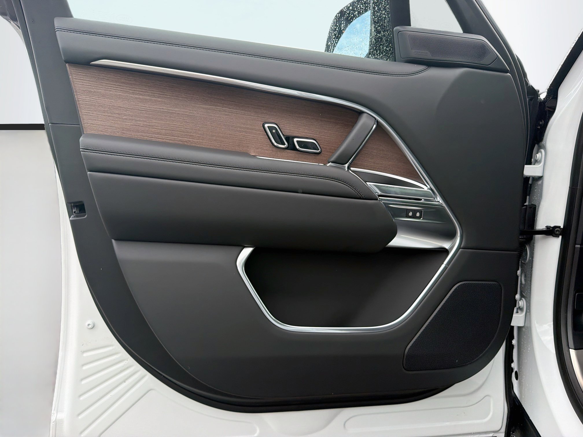 New 2026 Land Rover Range Rover SE AWD/4WD image 23