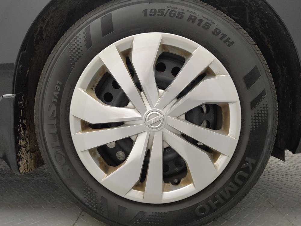 Used 2025 Nissan Versa S w/ Trunk Package FWD image 31