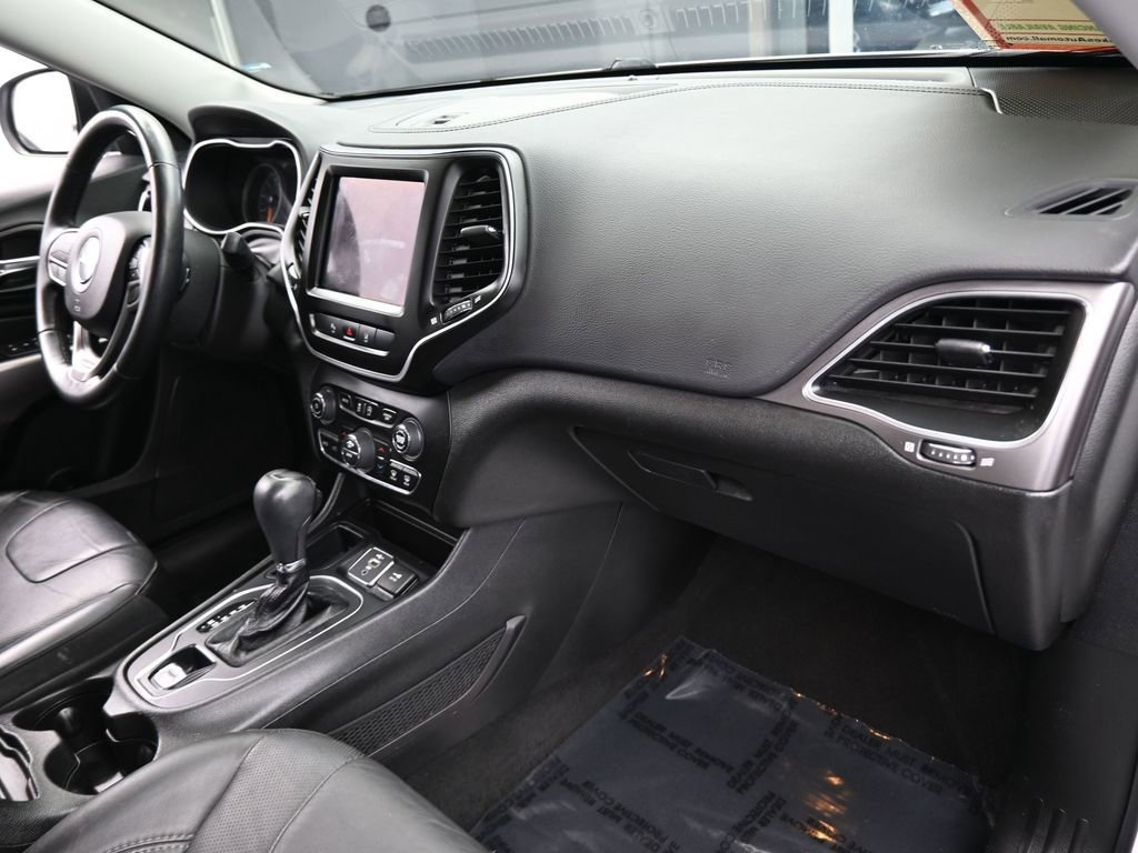 Used 2021 Jeep Cherokee Latitude Lux w/ Comfort/Convenience Group image 41