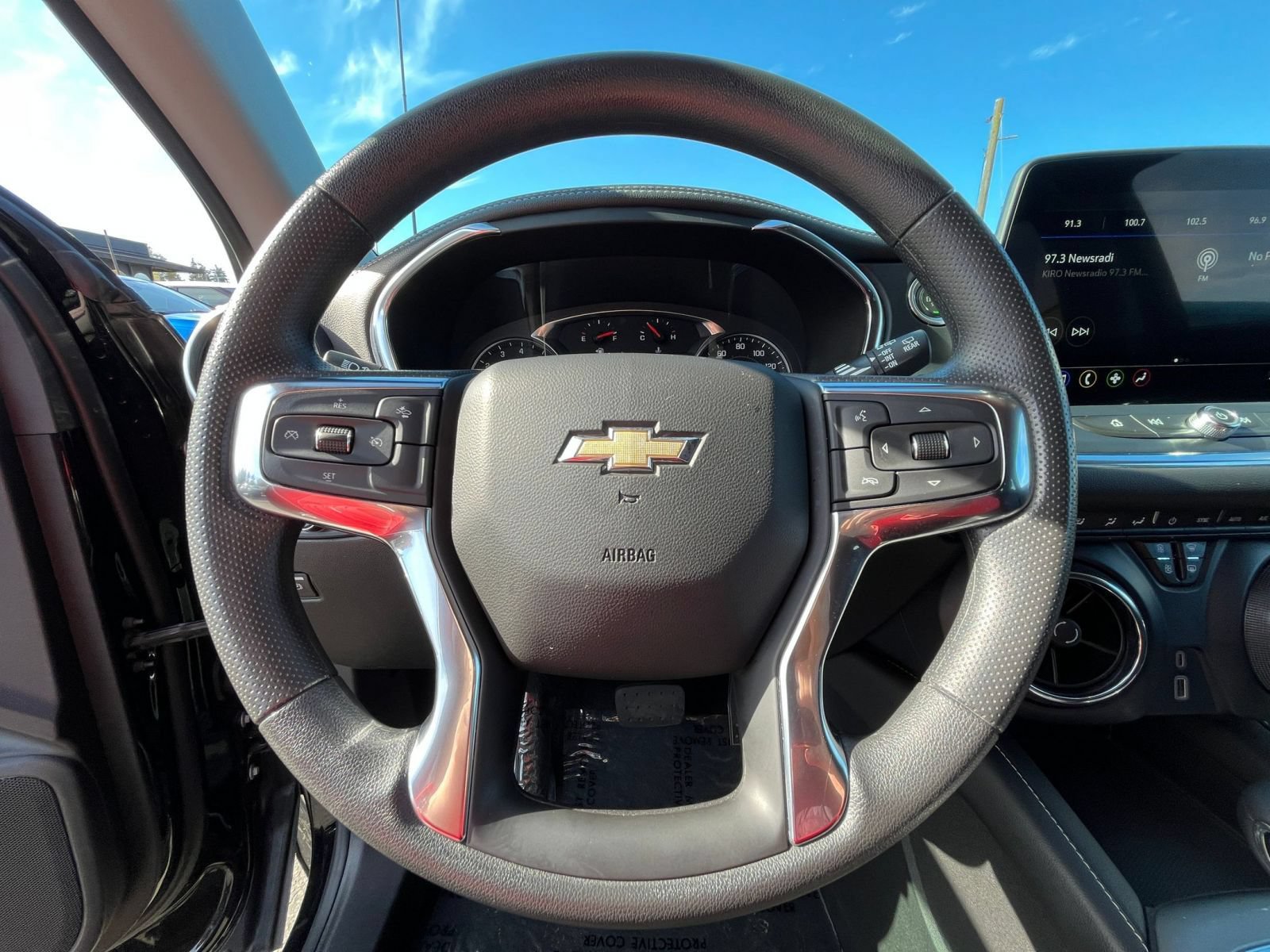 Used 2025 Chevrolet Blazer LT FWD image 28